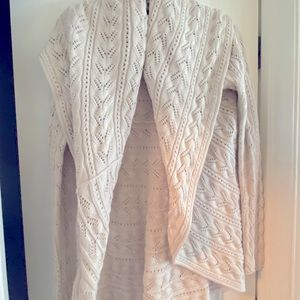 Cabi cream knit sweater. Great condition. Size Large